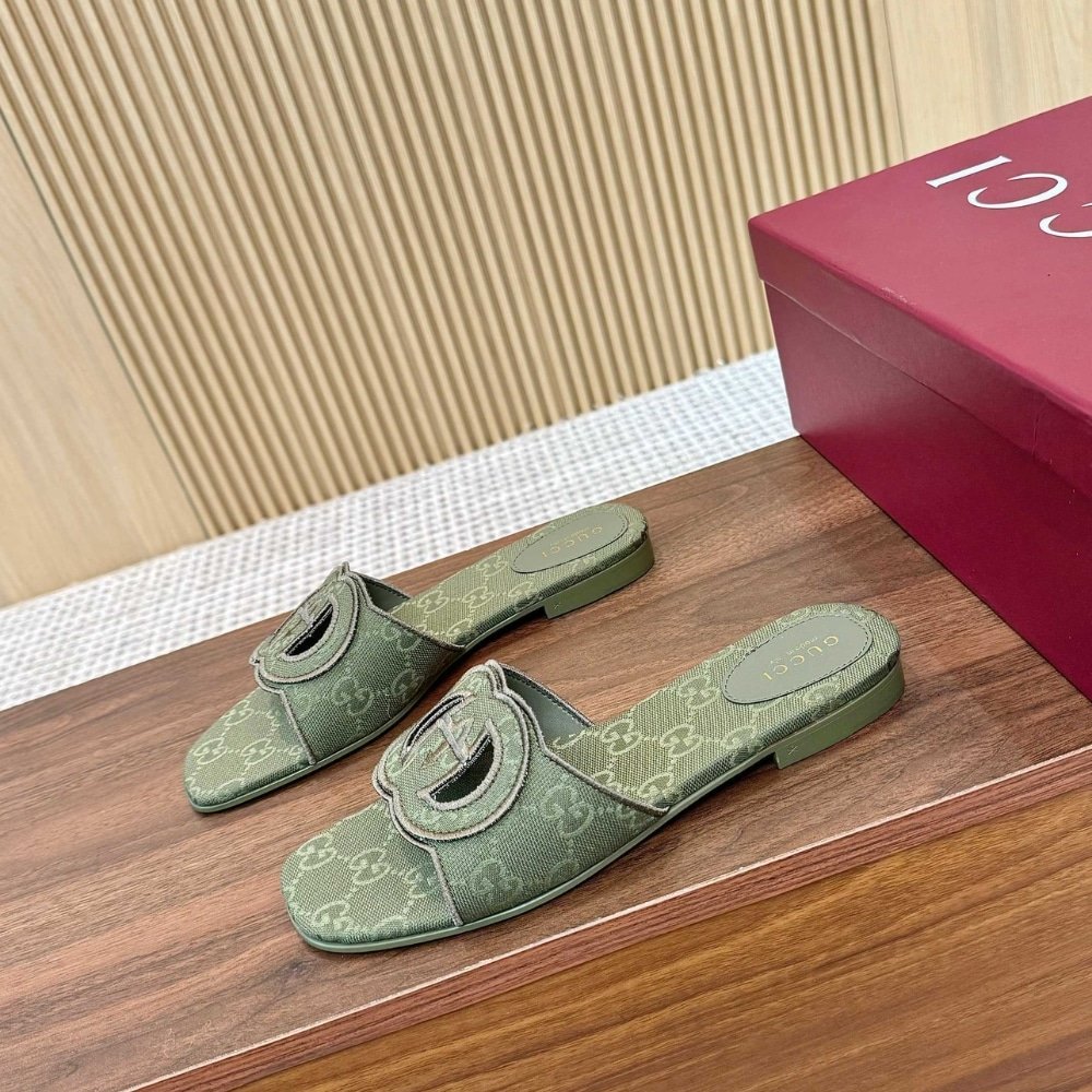 Gvc*1 Women Slide Sandal With Interlocking G Green Gg Canvas 790447 9Sf00 3005