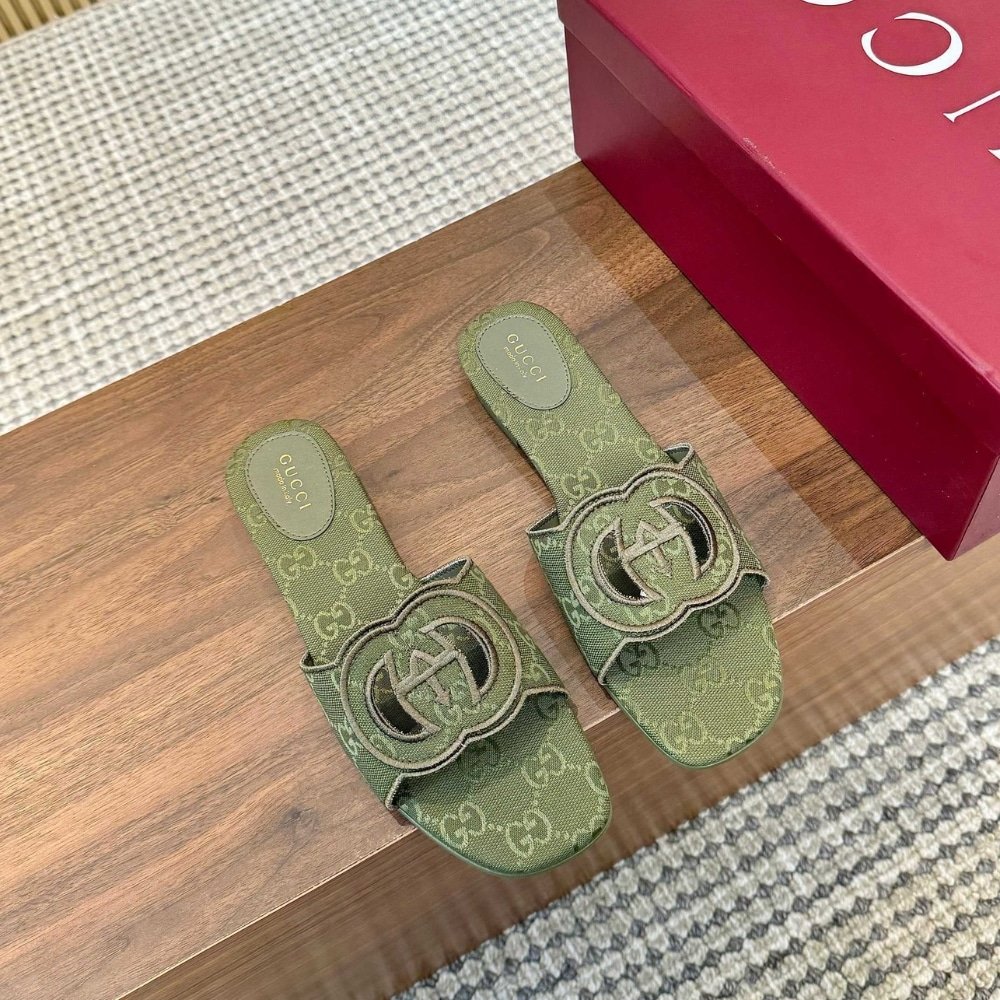 Gvc*1 Women Slide Sandal With Interlocking G Green Gg Canvas 790447 9Sf00 3005