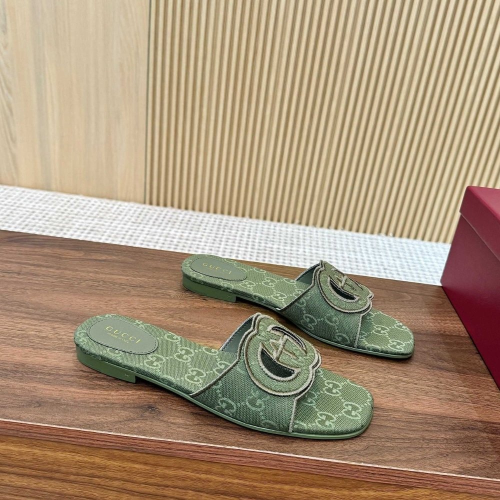 Gvc*1 Women Slide Sandal With Interlocking G Green Gg Canvas 790447 9Sf00 3005