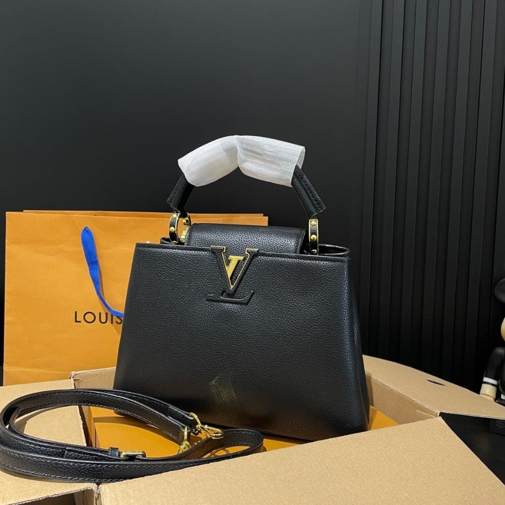 L0vis Vvtt0n Capucines Bb Bag Black 27Cm M94755