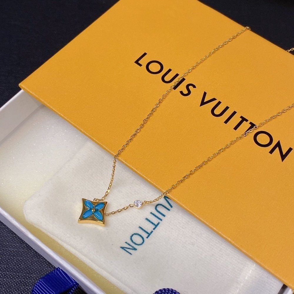 L0vis Vvtt0n Color Blossom Bb Star Pendant Necklace Yellow Gold Q03276