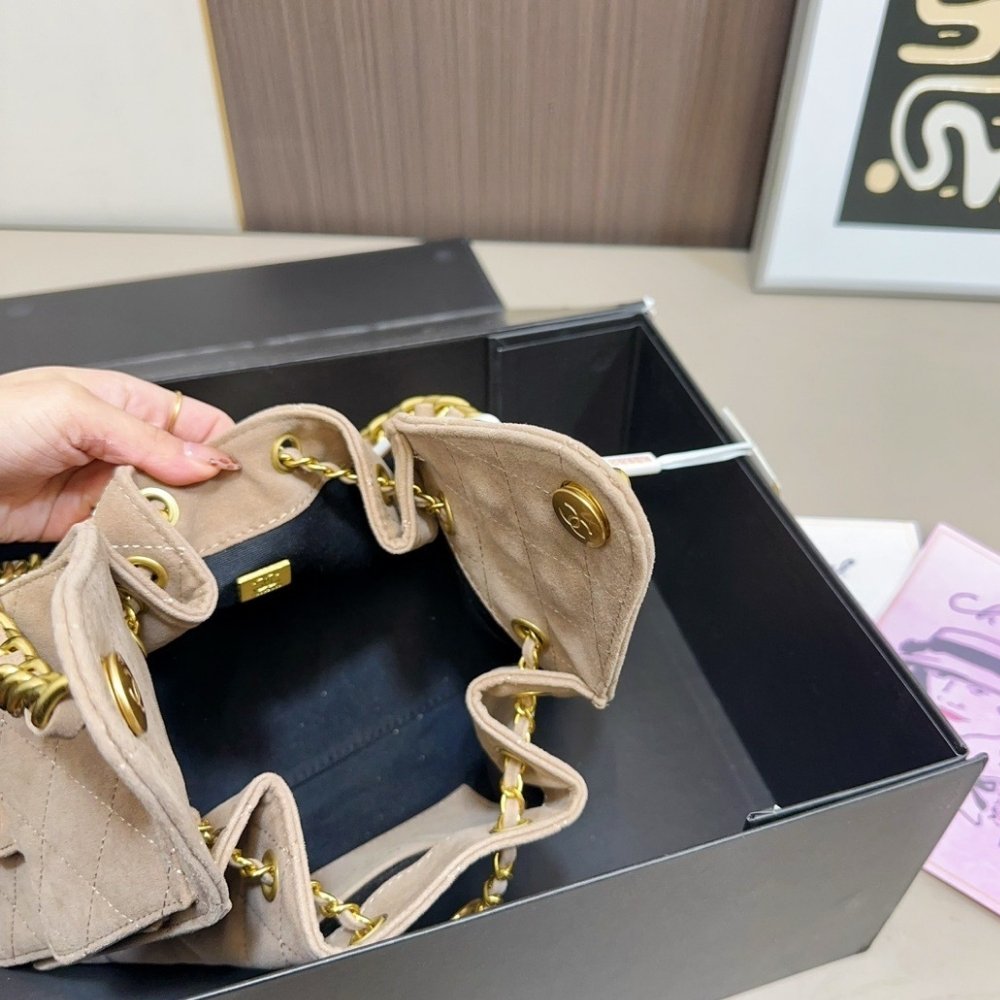 Ch**el 25 Small Handbag Suede And Gold Tone Metal Light Grey 26Cm