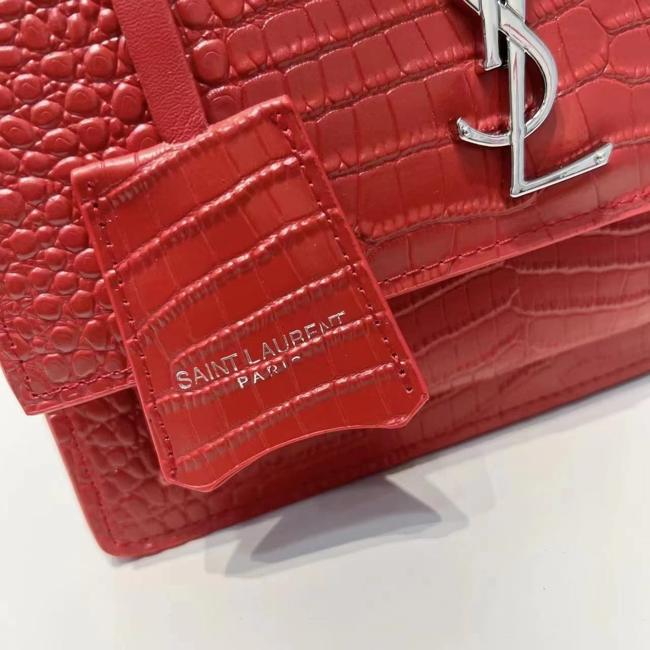 Sa1nt Lau*nt Sunset Embossed Leather Bag Red