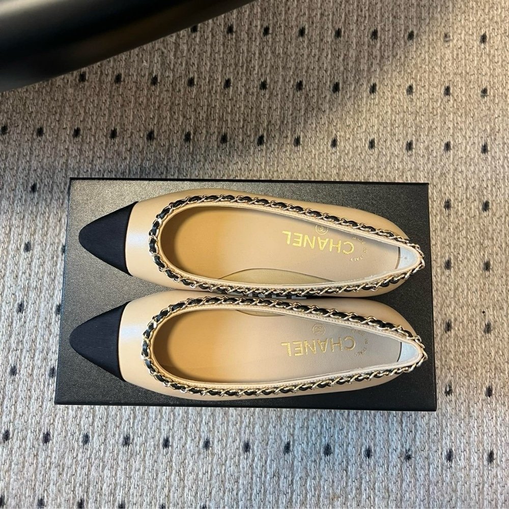 Ch**el Leather And Fabric Cc Chain Link Ballet Flats Beige And Black