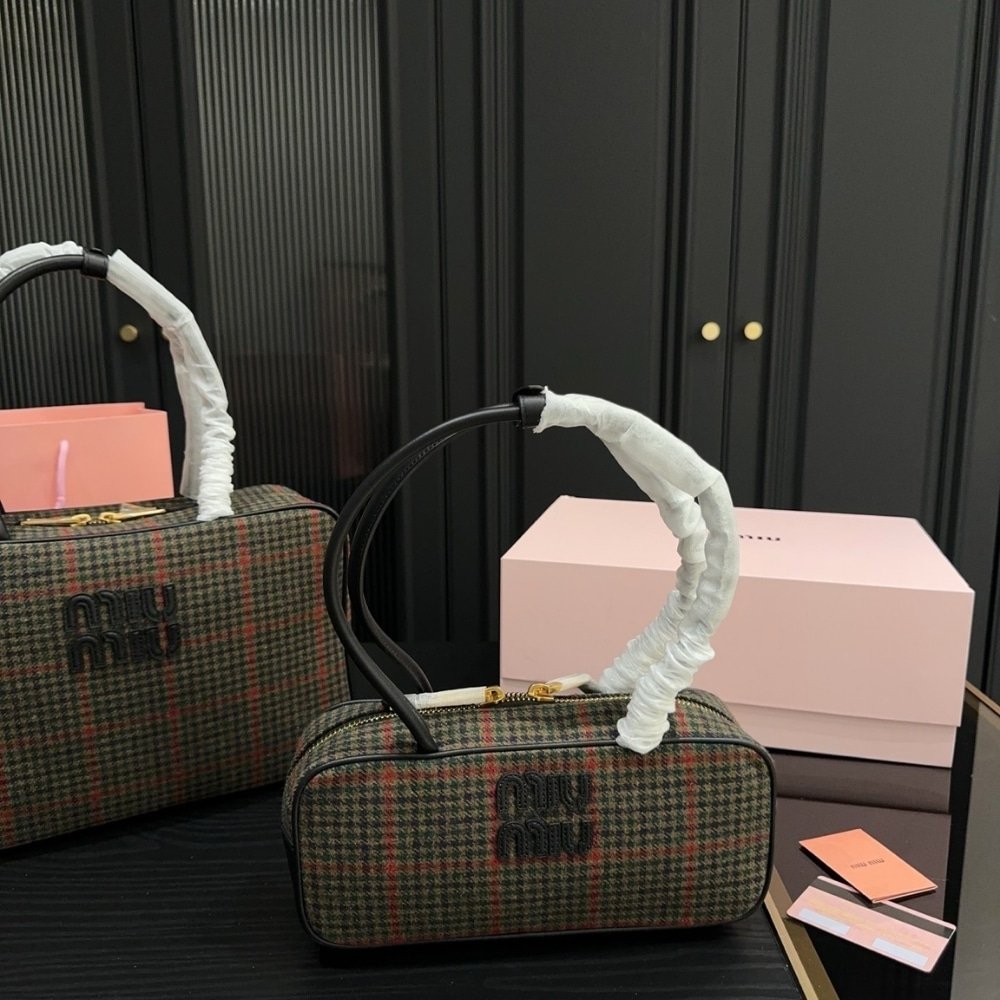 M1um1u Beau Top Handle Tratan Bag Loden Green 27Cm