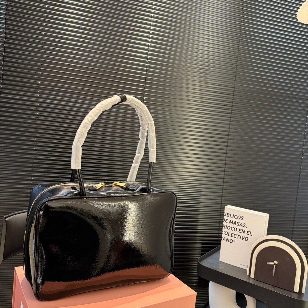 M1um1u Beau Naplak Patent Leather Bag Black 35Cm 5Bb117 Adnt F0002 V Mln