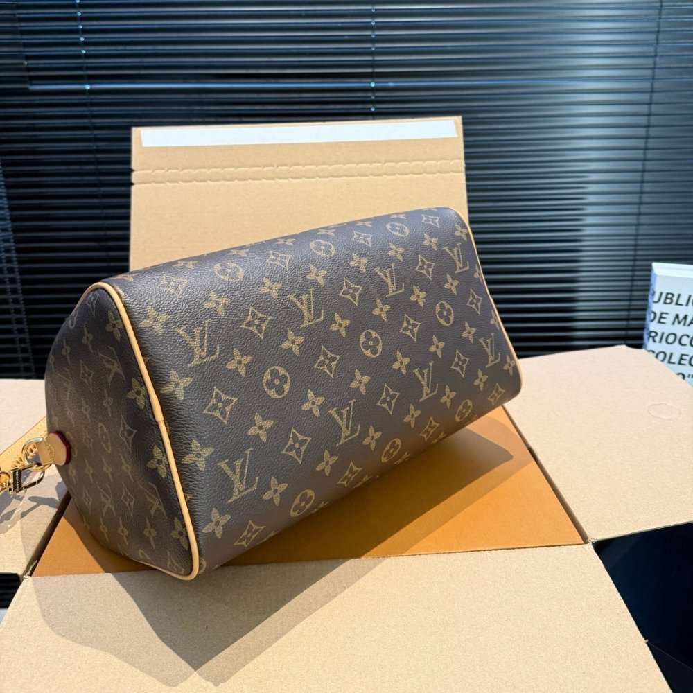 L0vis Vvtt0n Speedy Soft 30 Lucky Monogram 30Cm M15107
