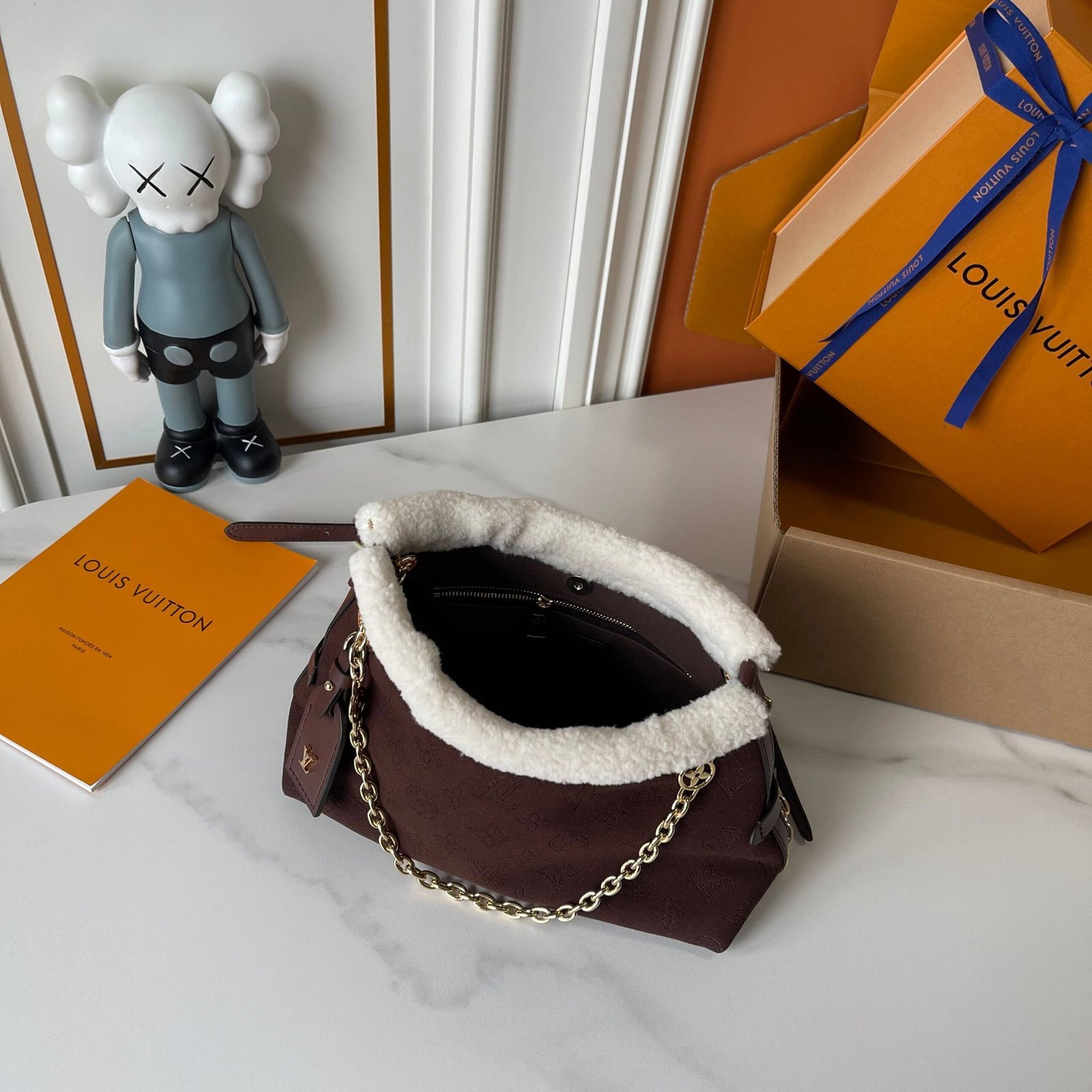 L0vis Vvtt0n Carryall BB Chocolate 26Cm