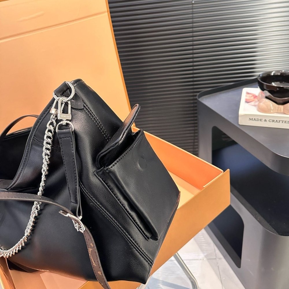 L0vis Vvtt0n Carryall Cargo Vibe PM Bag Black 34Cm M24861