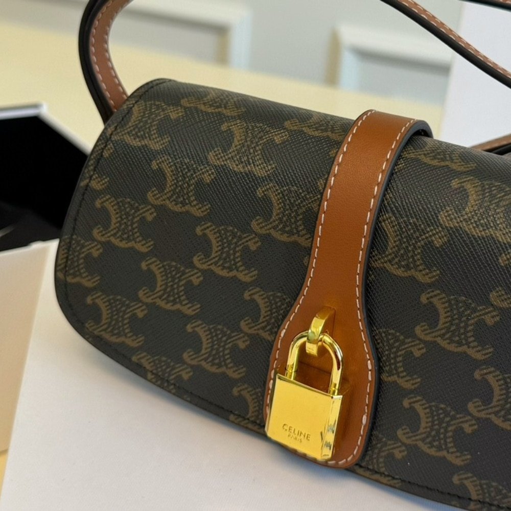 Ce1i*e Clutch On Strap Tabou In Triomphe Canvas And Calfskin Tan 20Cm 10I592Dq2 04Lu