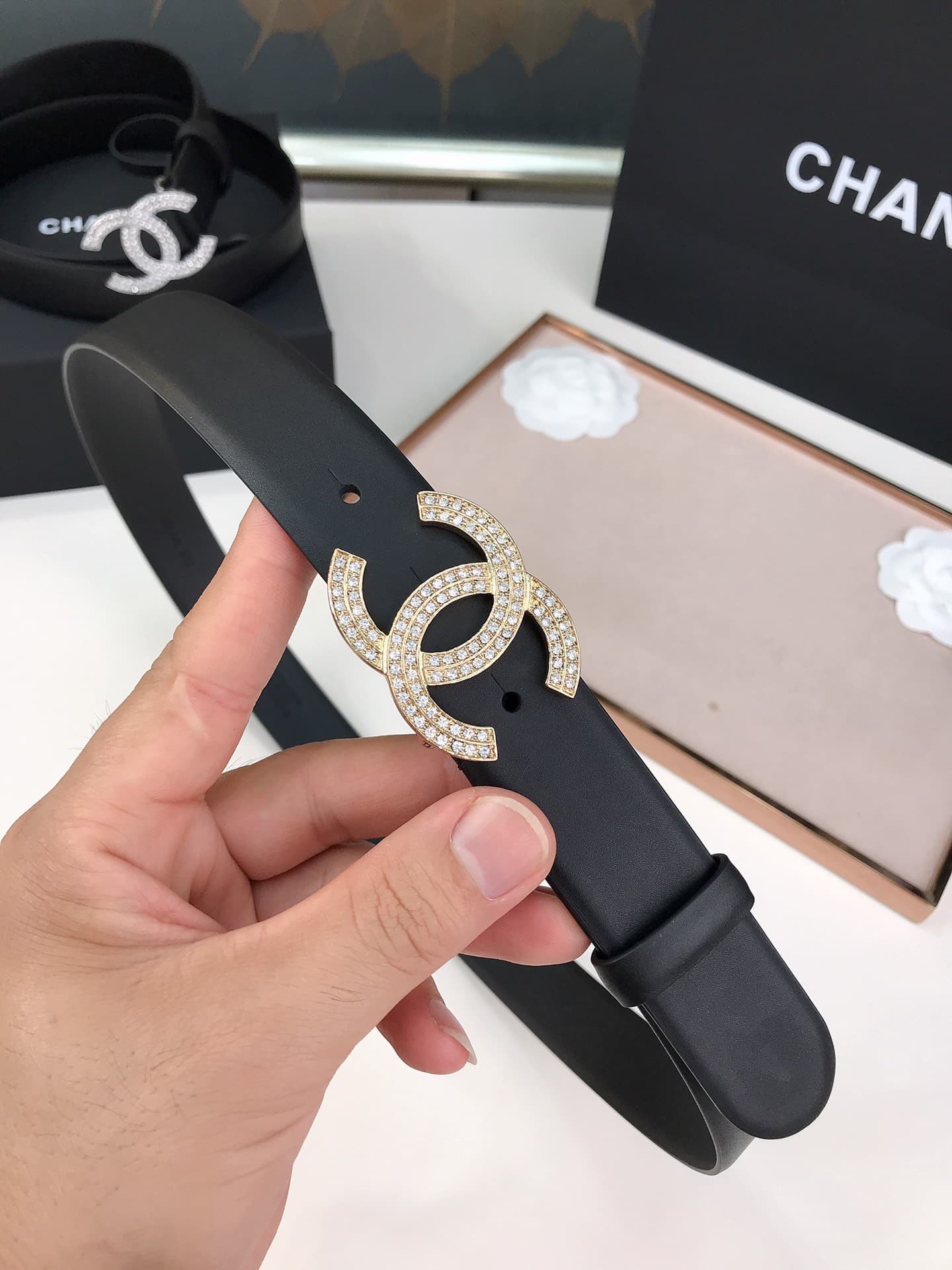 Ch**el Calfskin Pearl Crystal Gold Queen Of France Cc Belt 28Mm
