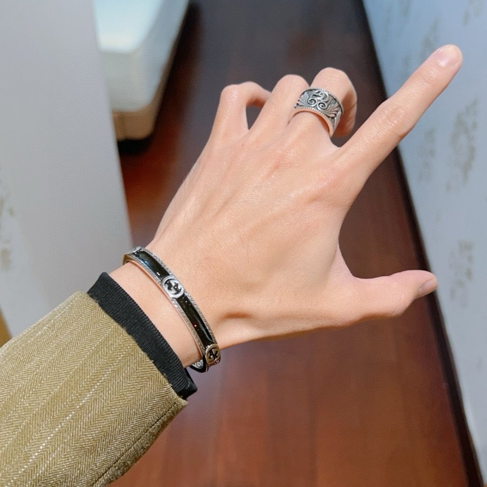Gvc*1 Cuff Bracelet Interlocking Gg Sterling Silver Black Enamel