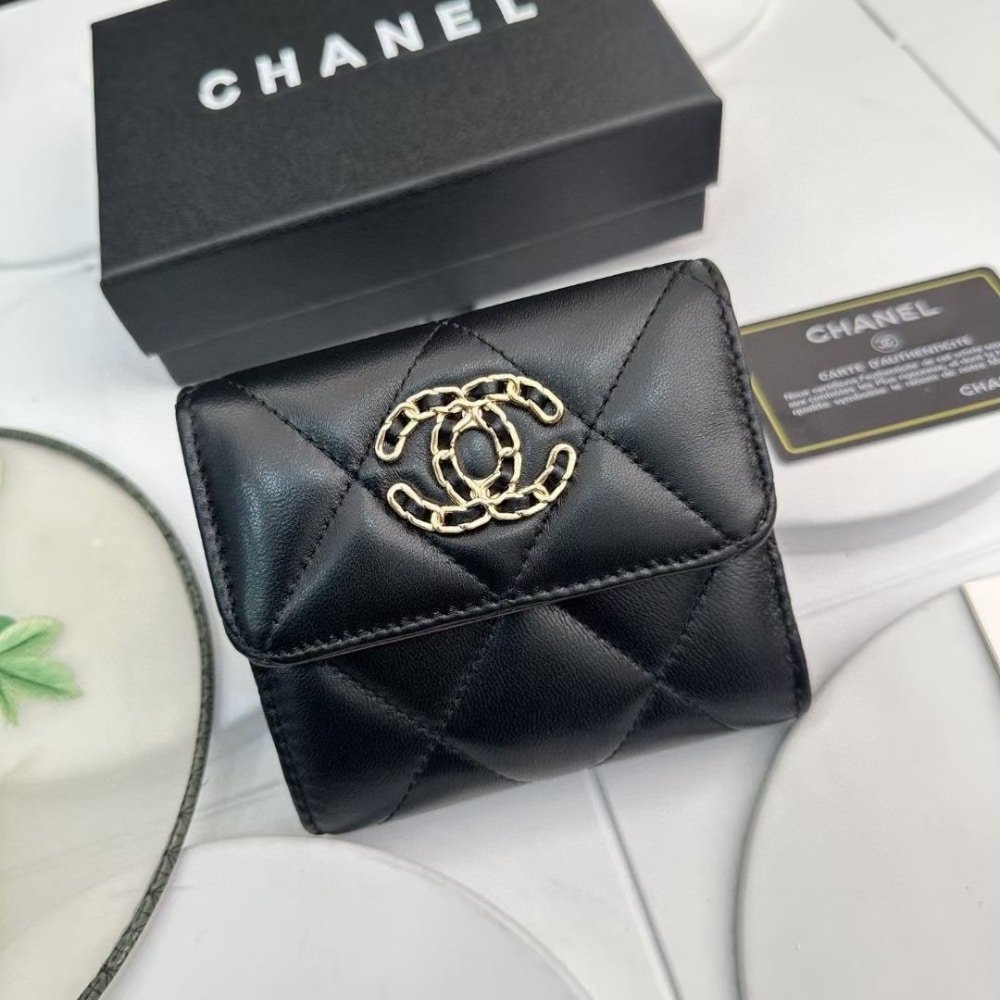 Ch**el 19 Flap Card Holder Black 11Cm Ap1790 B04852 94305