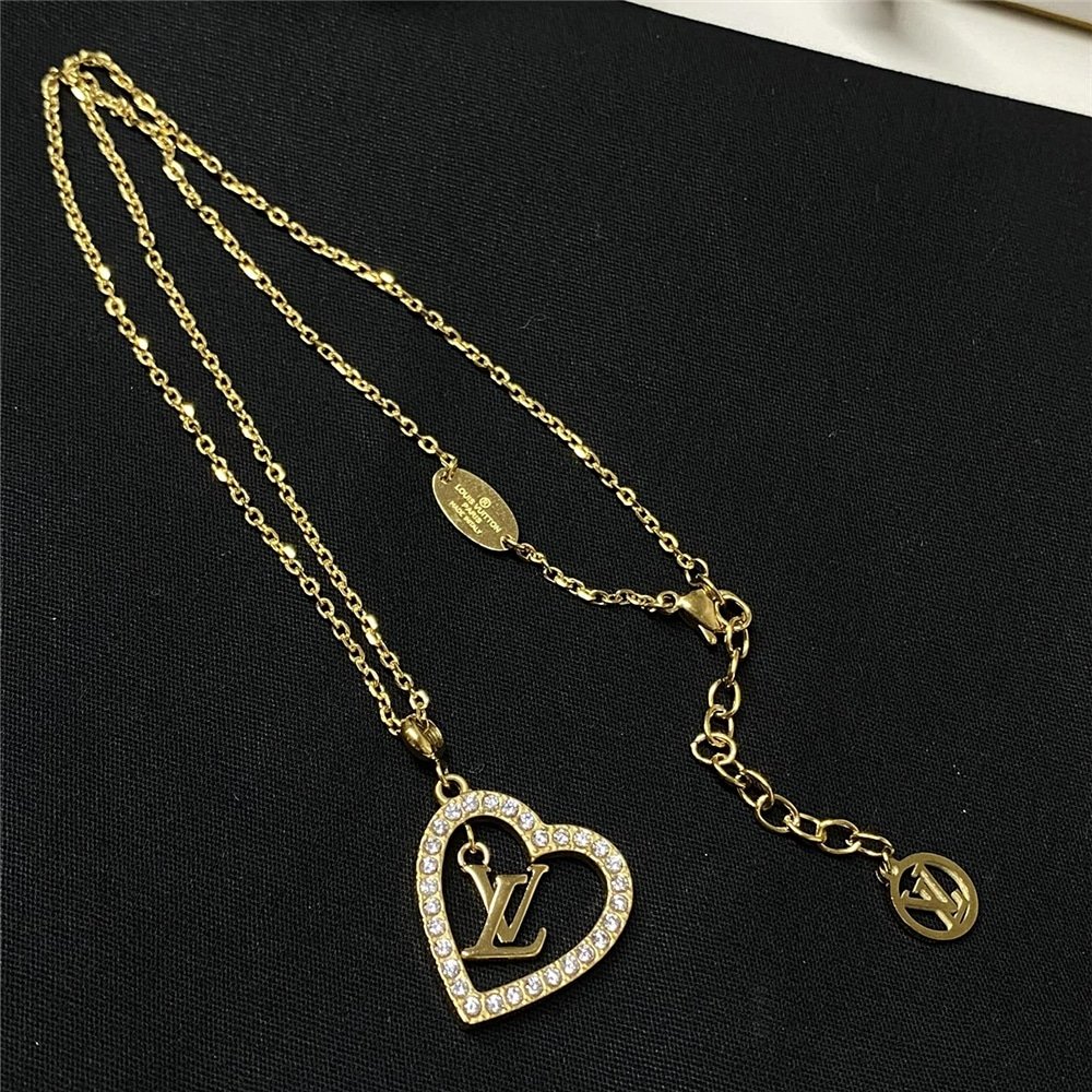 L0vis Vvtt0n My Lv Heart Necklace Gold Tone M02389