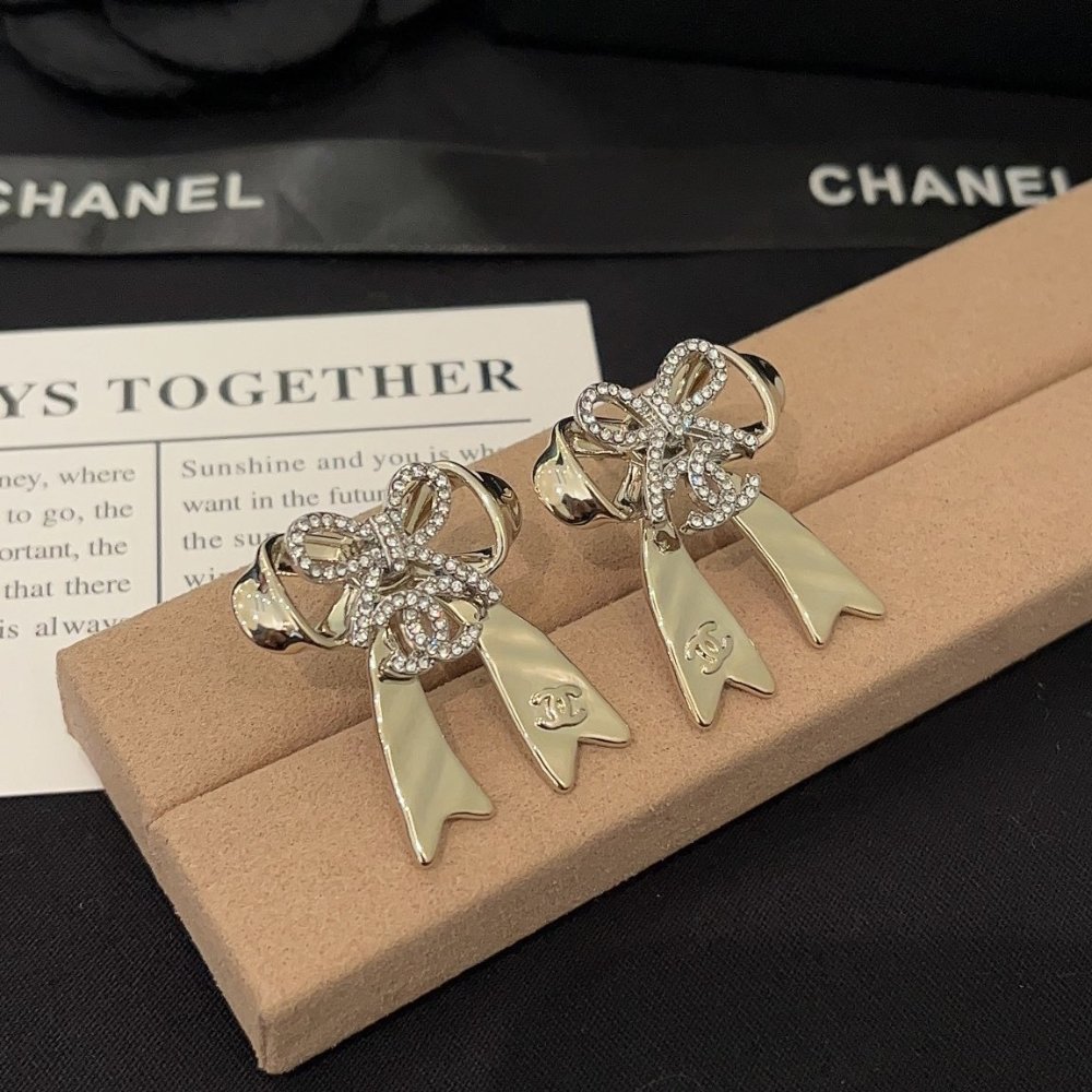 Ch**el Stud Earrings With Gold Abg598 B22434 U4561