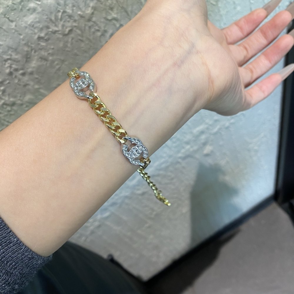 Ch**el Interlocking Bracelet Gold Silver And Transparent Ab6442 B06011 Nc835