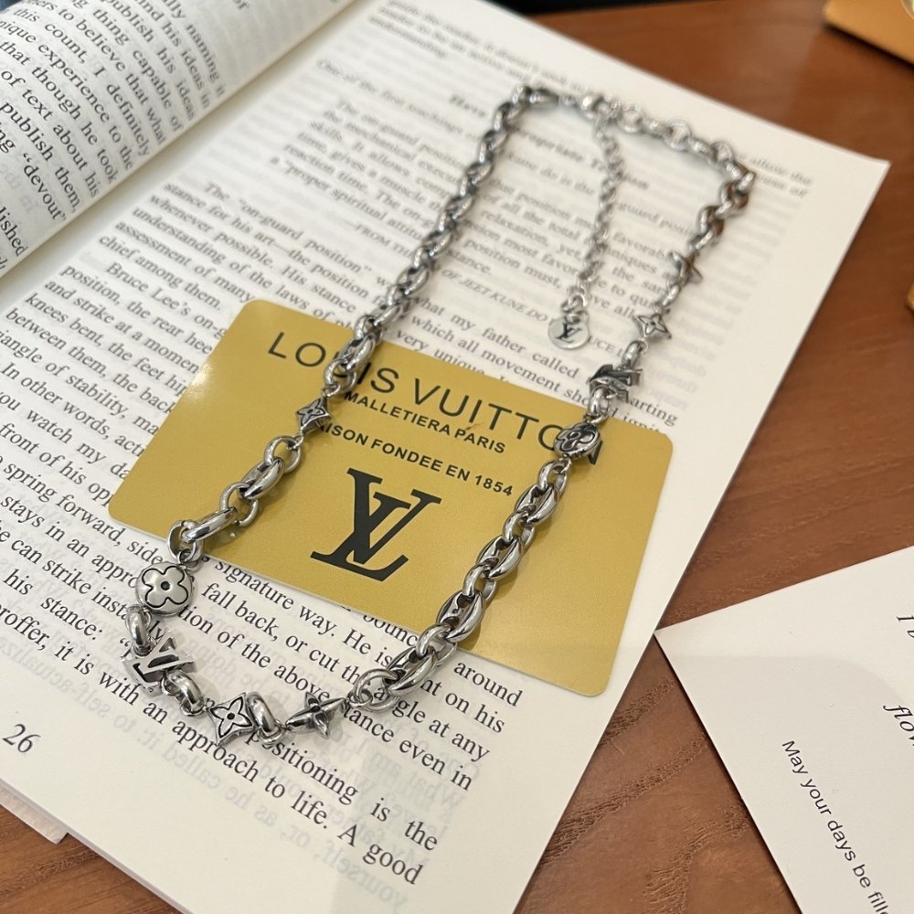 L0vis Vvtt0n Lv Sailor Medium Chain Necklace Silver M03189