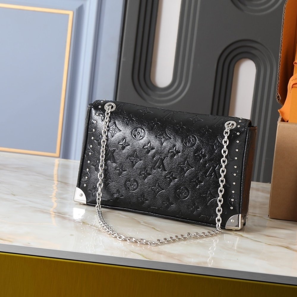 L0vis Vvtt0n Trunkie Black 27Cm M28137