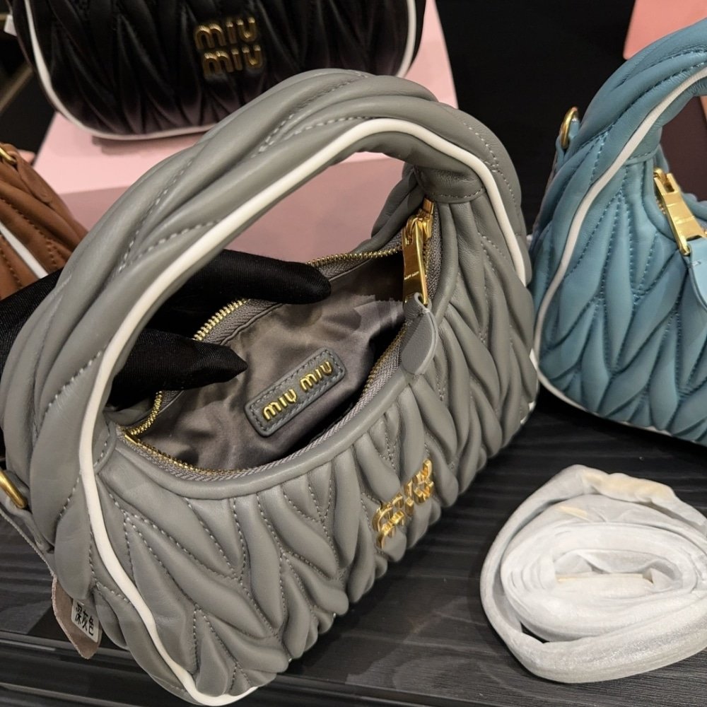 M1um1u Wander Matelassé Bag Marble Gray And White 20Cm 5Bc125 2Ibs F0Rxg V Oof