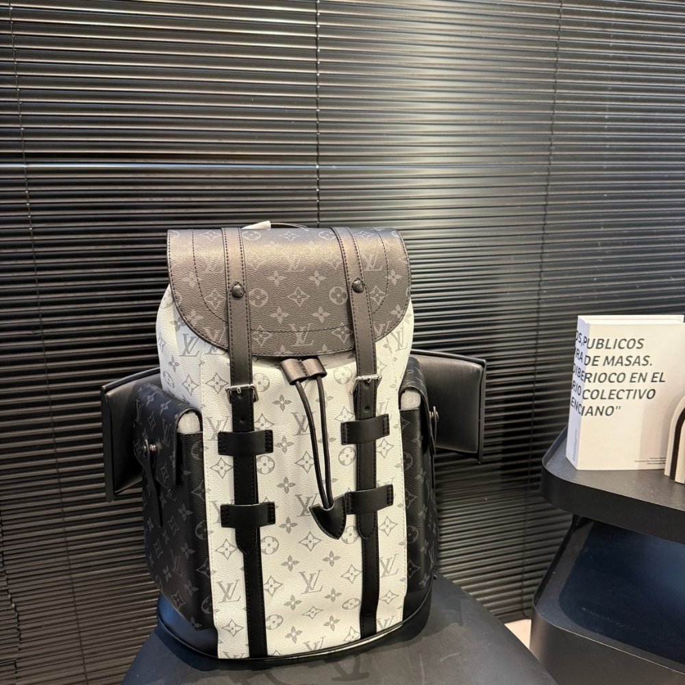 L0vis Vvtt0n Christopher PM Backpack Monogram Eclipse Black White 42Cm