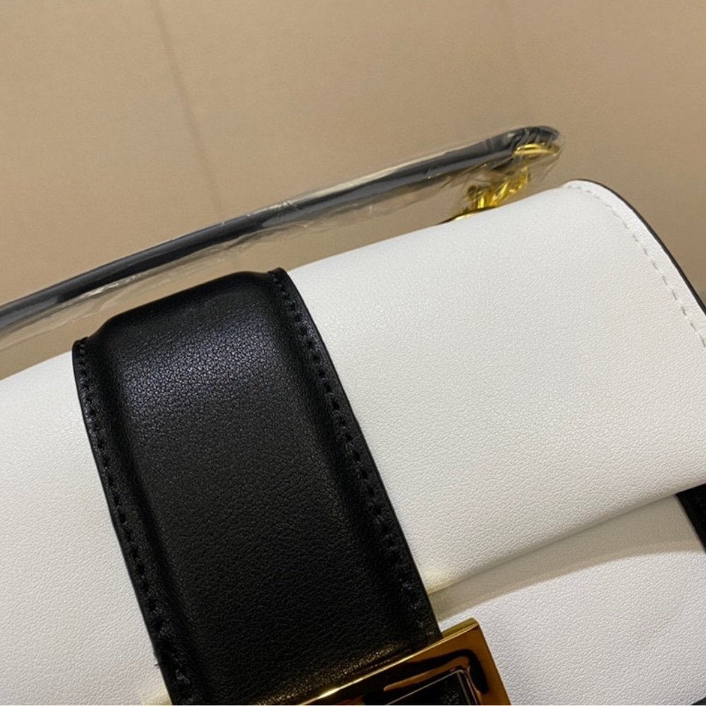 F**di Women Mini Baguette Chain Shoulder Bag White 19Cm