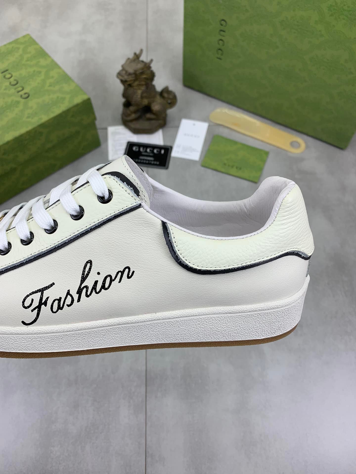 Gvc*1 Classic Fashion Sneaker With Edge White