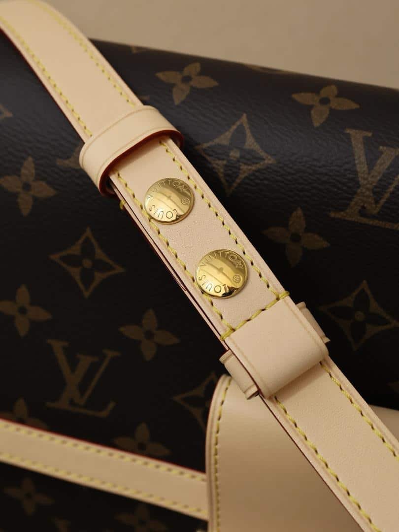 L0vis Vvtt0n Dauphine Soft GM Bag Monogram Canvas Brown 28Cm M47149