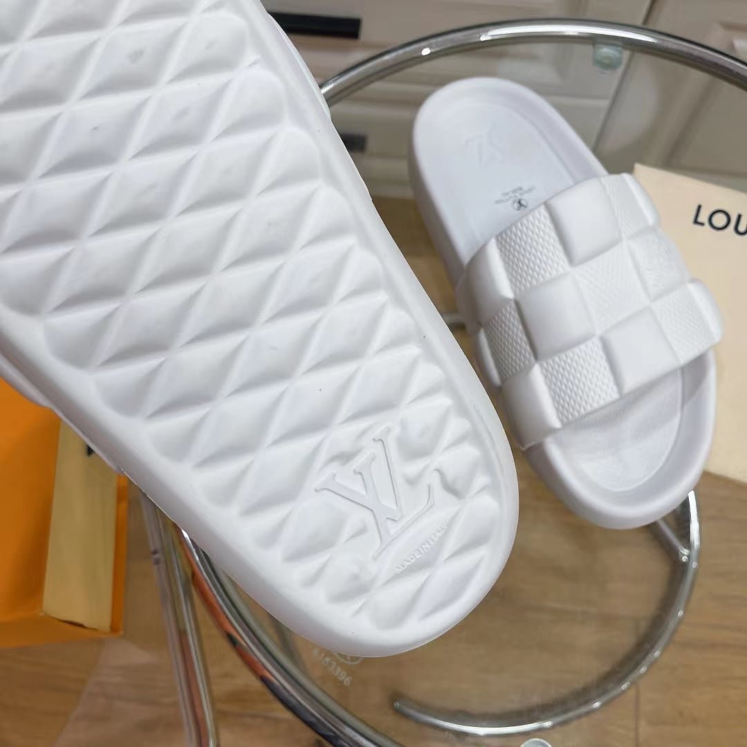 L0vis Vvtt0n Slide White