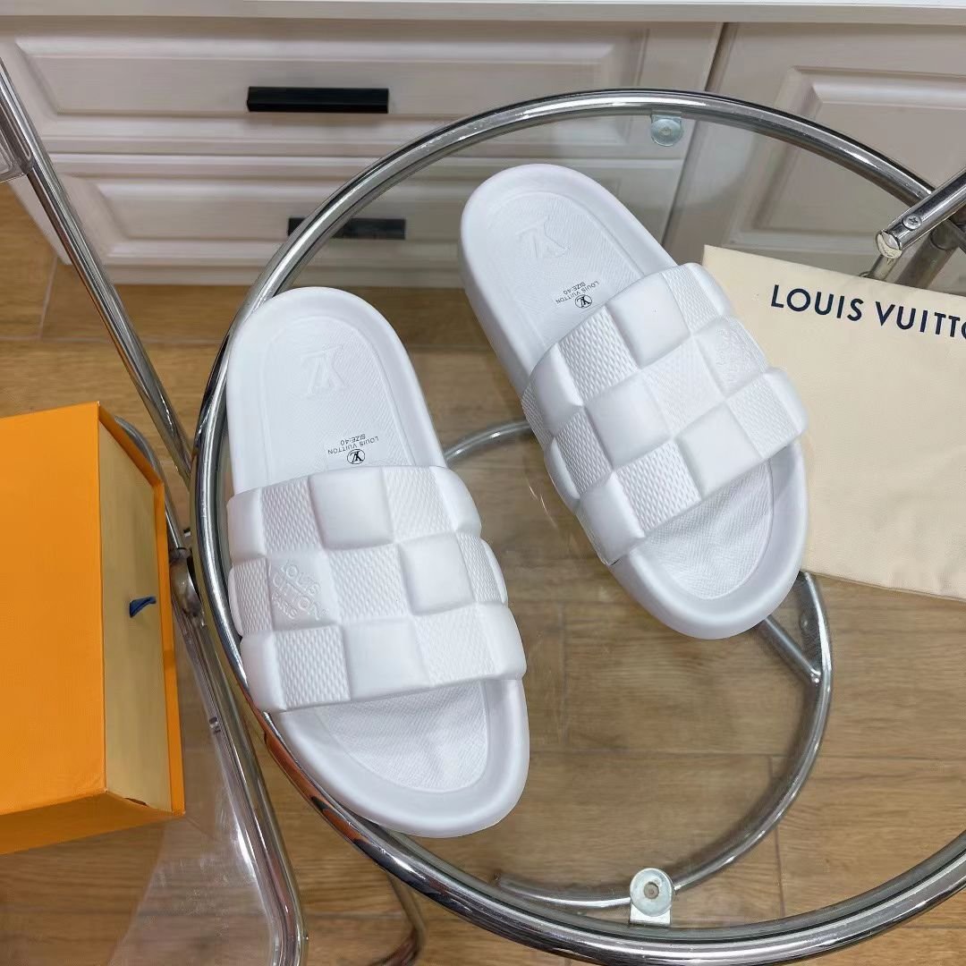 L0vis Vvtt0n Slide White
