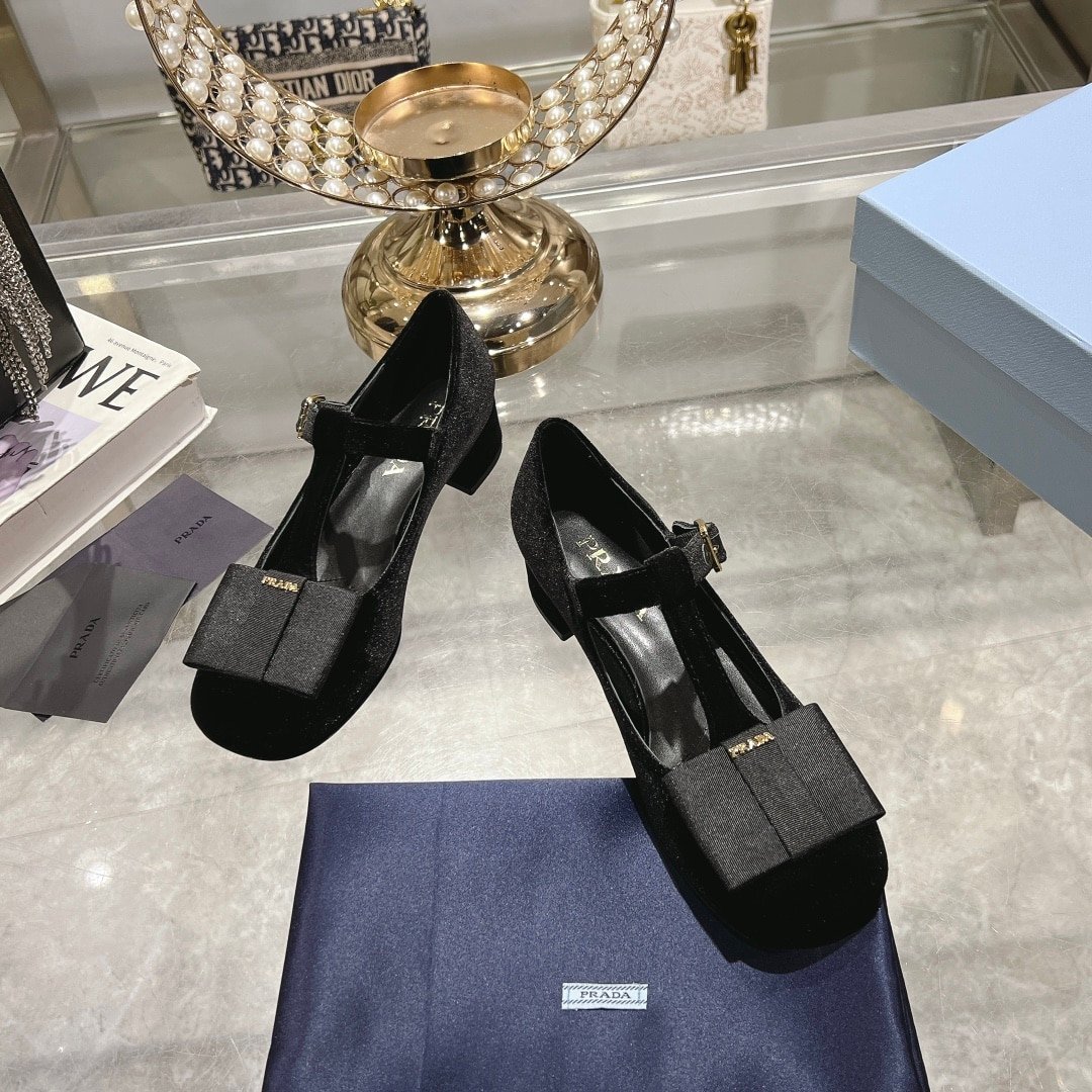 Pra*a Velvet Pumps Black 1I818N 068 F0002 F 035