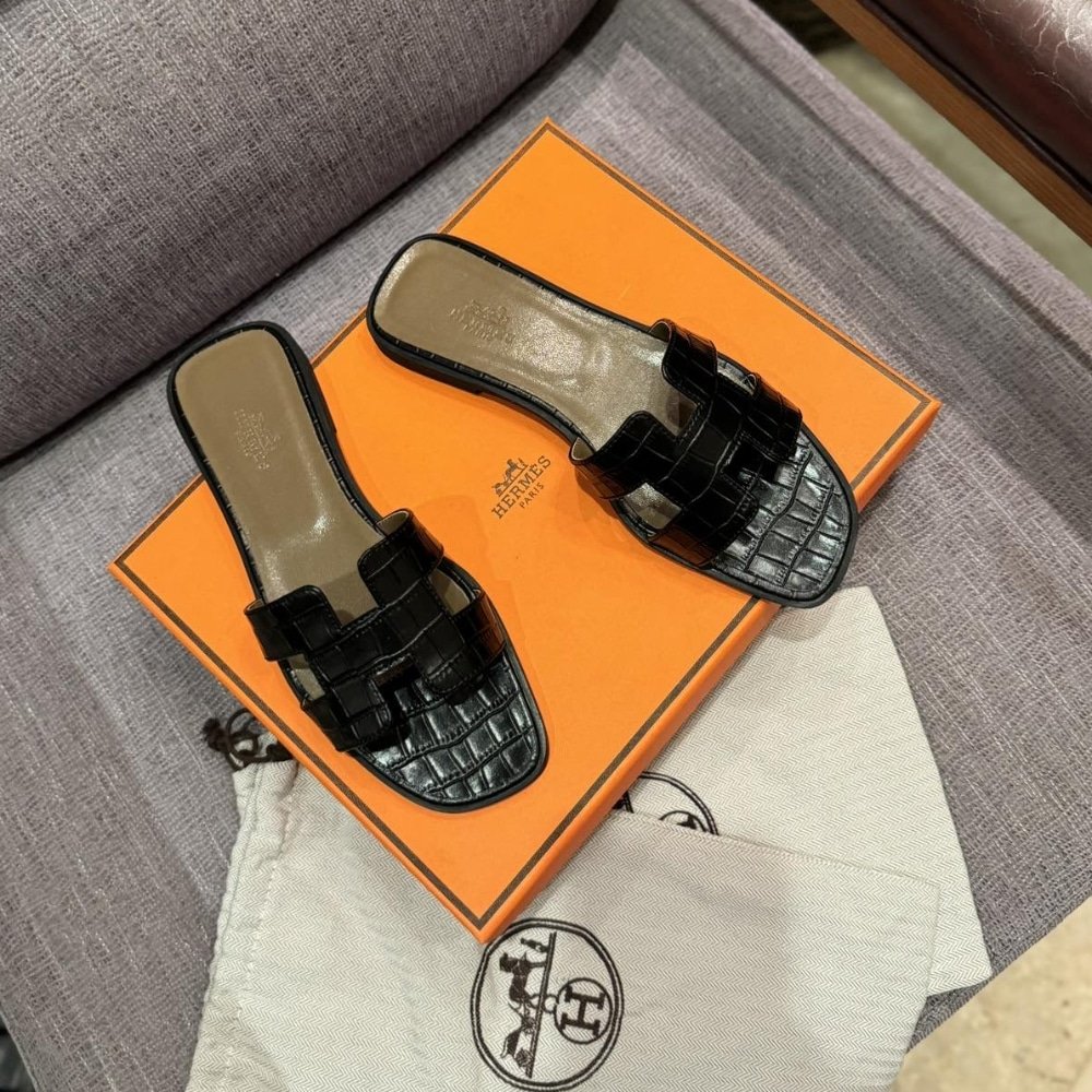 H**me5 Oran Sandal Alligator In Black H001089Z 01360