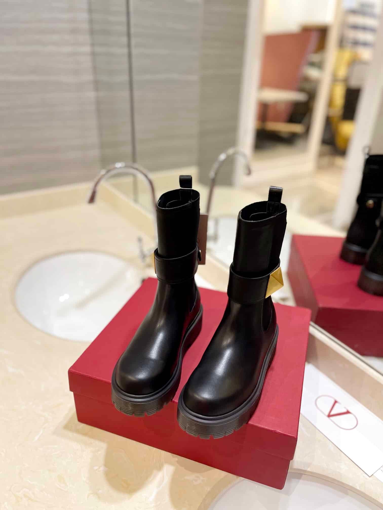Va1e*ntin0 Garavani One Stud Beatle Boot In Calfskin Black