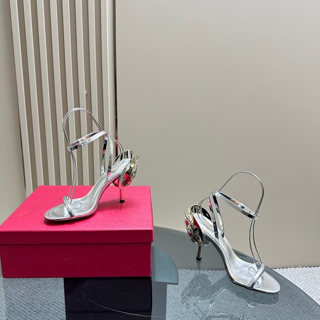 Va1e*ntin0 Garavani Archive Roserouche Metallic Leather High Heel Silver